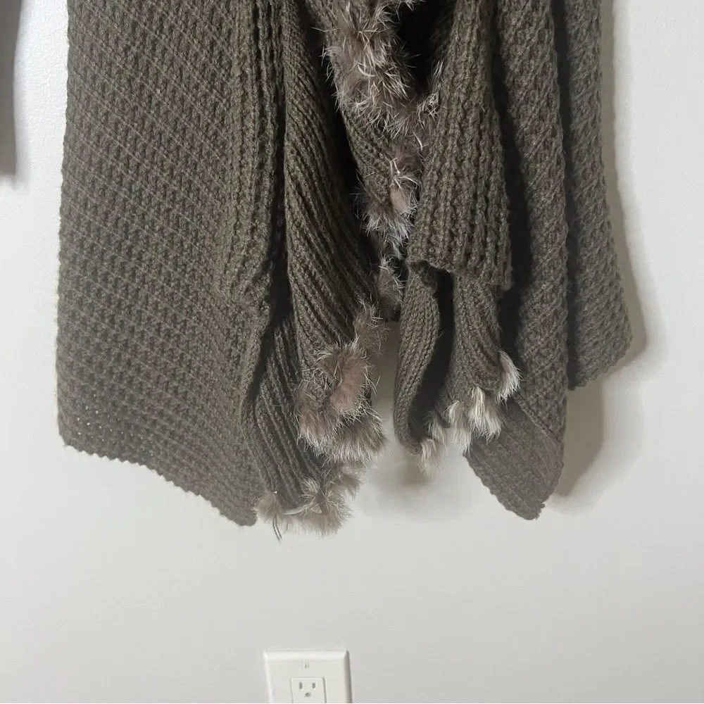 Moon River‎ Ribbed Knit Ruffle Olive Green Faux Fur Tie Front Cardigan Medium